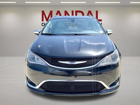 Used 2020 Chrysler Pacifica Limited FWD image 2