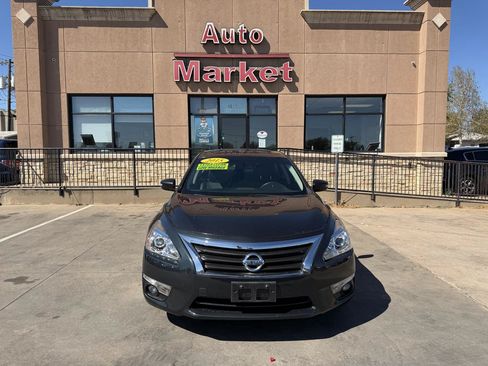 Used 2015 Nissan Altima 2.5 SL w/ Technology Package FWD image 2
