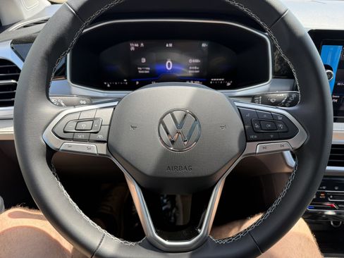 New 2026 Volkswagen Taos SE AWD/4WD image 13