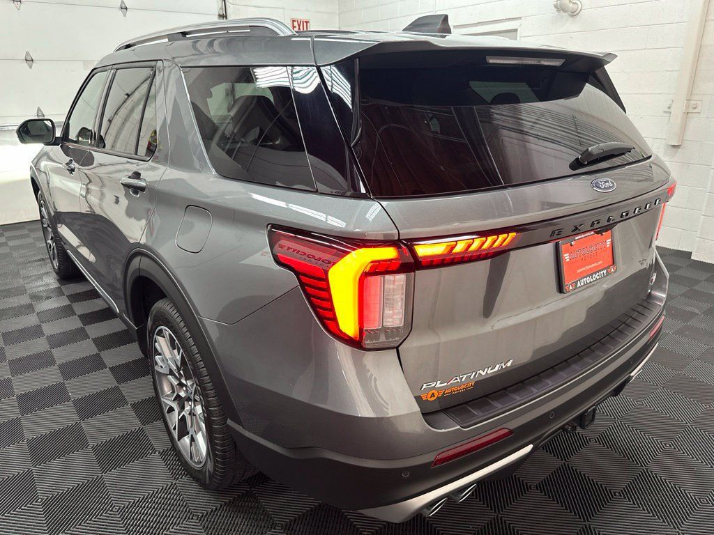 Used 2025 Ford Explorer Platinum w/ Ultimate Package AWD/4WD image 8