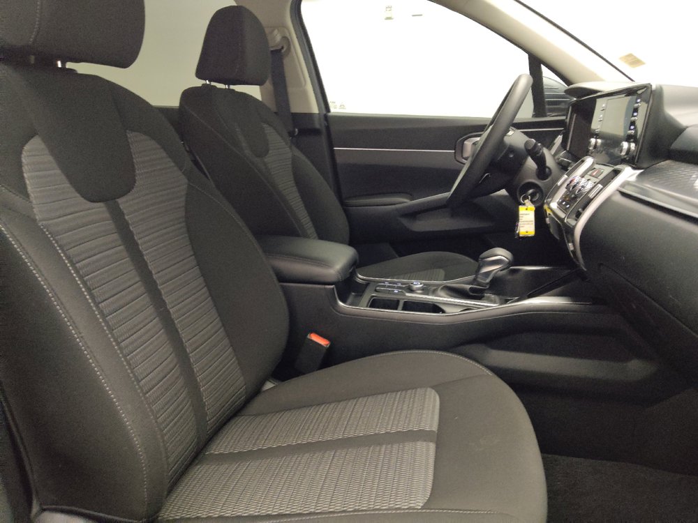 Used 2023 Kia Sorento LX FWD image 21