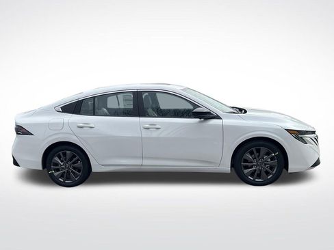 New 2026 Nissan Sentra SL w/ Floor Mat Package FWD image 6