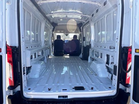 Used 2023 Ford E-Transit Medium Roof RWD image 24