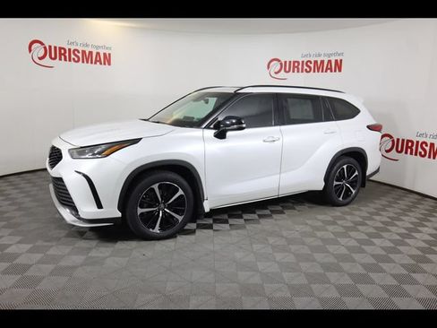 Used 2022 Toyota Highlander XSE AWD/4WD image 11