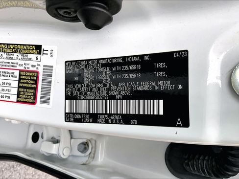 Used 2023 Toyota Highlander LE AWD/4WD image 34