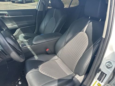 Used 2021 Toyota Camry SE image 13