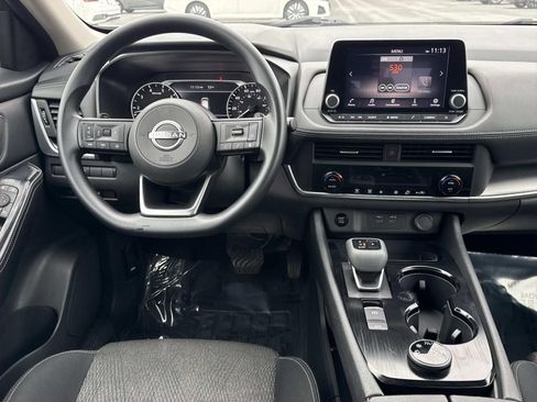 Used 2024 Nissan Rogue SV image 8