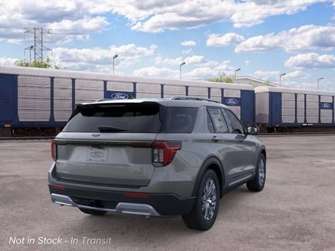 New 2026 Ford Explorer Platinum RWD image 8