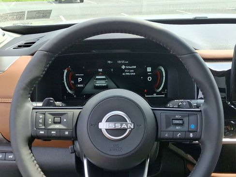 New 2025 Nissan Pathfinder Platinum image 9