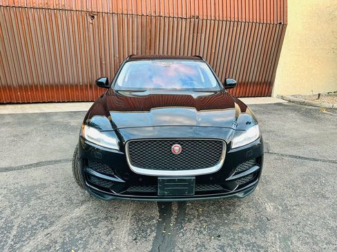 Used 2017 Jaguar F-PACE Prestige AWD/4WD image 2