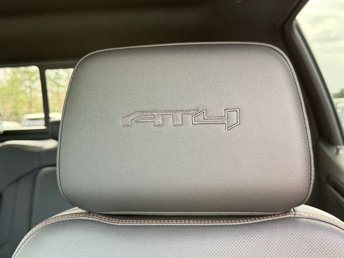 Used 2025 GMC Sierra 1500 AT4 w/ AT4 Premium Package AWD/4WD image 14