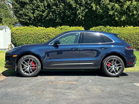 Certified 2023 Porsche Macan S AWD/4WD image 2