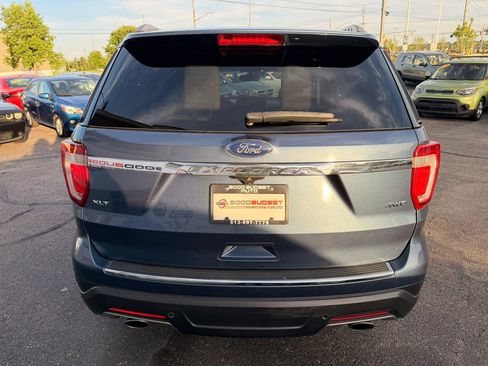 Used 2018 Ford Explorer XLT w/ Equipment Group 202A AWD/4WD image 4