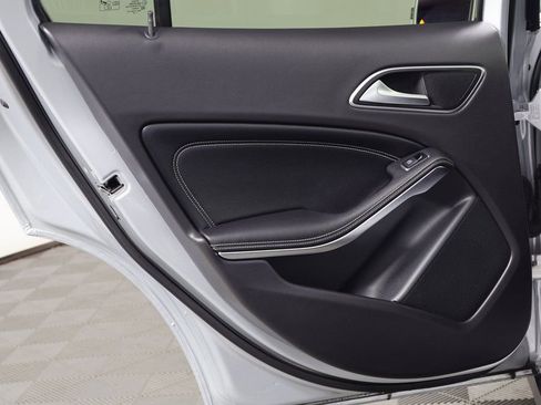 Used 2020 Mercedes-Benz GLA 250 4MATIC image 13