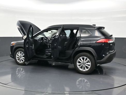Used 2024 Toyota Corolla Cross LE FWD image 31
