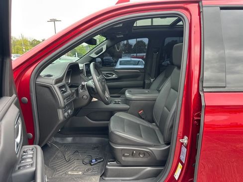 Used 2023 Chevrolet Tahoe Z71 w/ Luxury Package AWD/4WD image 9