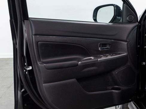 Used 2024 Mitsubishi Outlander Sport SE image 4