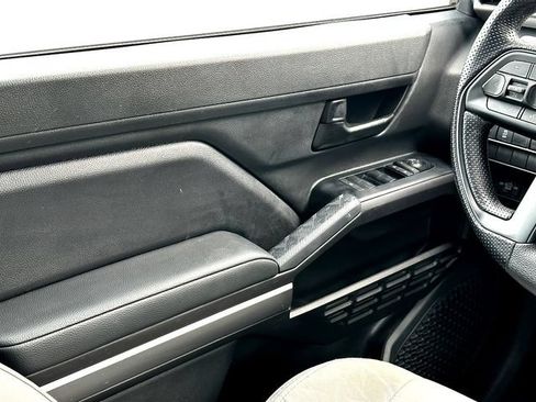Certified 2025 Toyota Tacoma SR5 AWD/4WD image 26