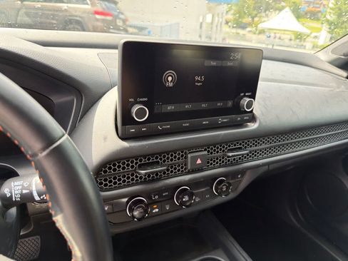 Certified 2025 Honda HR-V Sport image 22