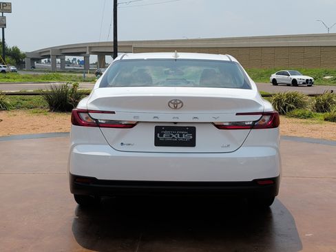 Used 2025 Toyota Camry LE FWD image 3