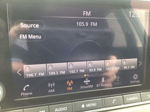 Used 2024 Nissan Rogue S FWD image 17
