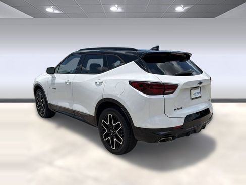 Certified 2023 Chevrolet Blazer RS w/ Driver Confidence II Package FWD image 3
