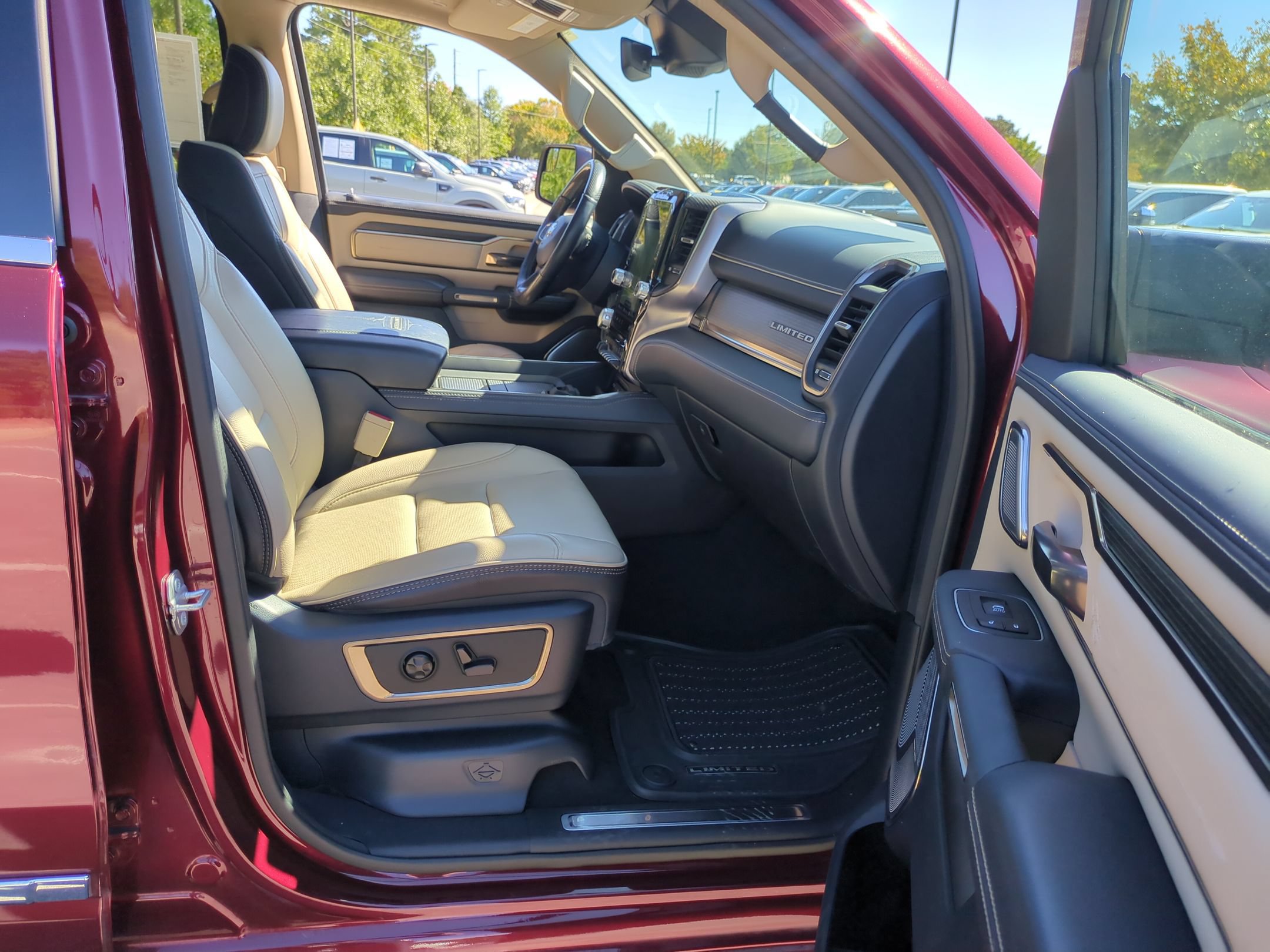 Used 2019 RAM 1500 Limited AWD/4WD image 39