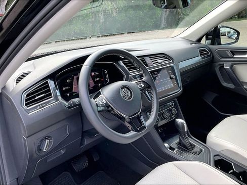 Certified 2021 Volkswagen Tiguan SEL FWD image 14