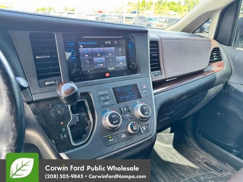 Used 2017 Toyota Sienna Limited Premium AWD/4WD image 15
