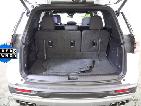 Certified 2025 GMC Acadia Elevation AWD/4WD image 9