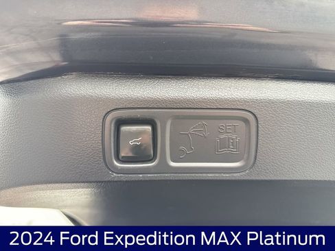 Used 2024 Ford Expedition Max Platinum AWD/4WD image 18
