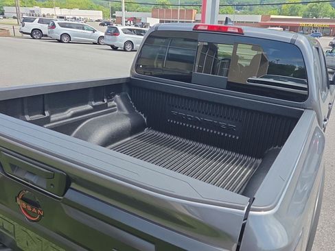 Used 2026 Nissan Frontier PRO-4X AWD/4WD image 5