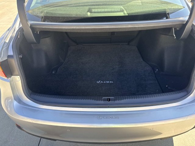 Used 2020 Lexus IS 300 w/ Premium Package RWD image 8