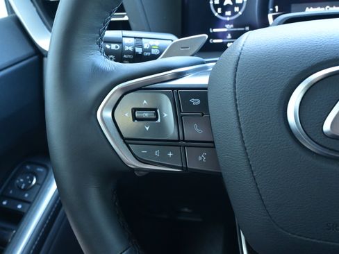 Used 2025 Lexus GX 550 w/ Accessory Package (Z1) AWD/4WD image 18
