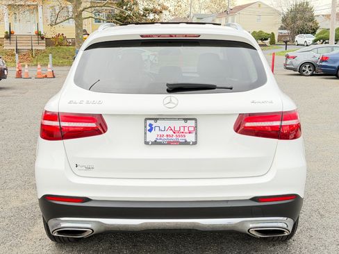 Used 2019 Mercedes-Benz GLC 300 4MATIC image 5