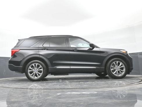 Used 2023 Ford Explorer XLT w/ Equipment Group 202A image 47