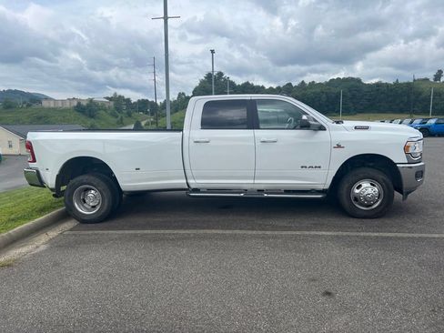 Used 2022 RAM 3500 Big Horn AWD/4WD image 3