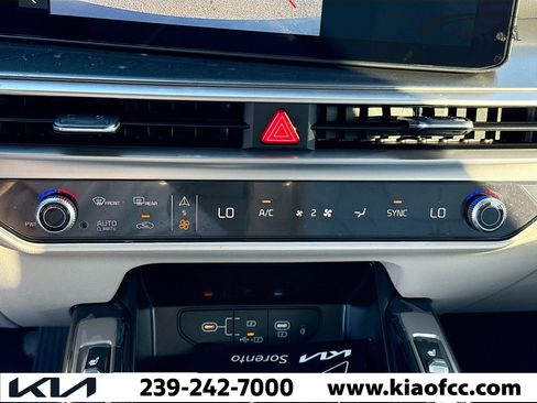New 2026 Kia Sorento S image 32