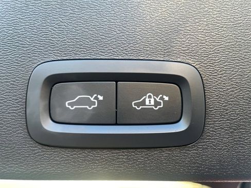 Certified 2023 Volvo XC40 B5 Plus w/ Driver Assist Package image 10