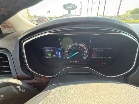 Used 2017 Ford Fusion Titanium FWD image 25