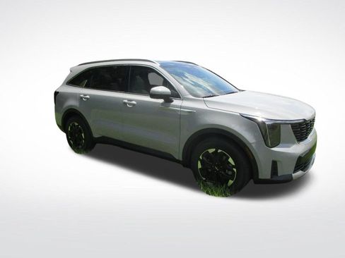 Used 2025 Kia Sorento S w/ Panoramic Sunroof Package FWD image 7