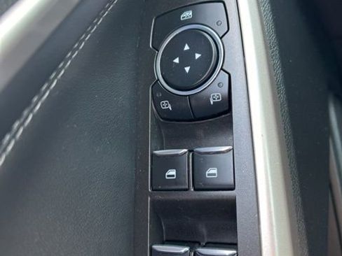 Used 2023 Ford Explorer XLT AWD/4WD image 31
