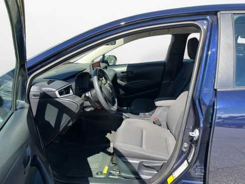 Used 2025 Toyota Corolla LE image 11