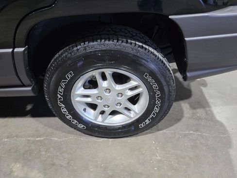 Used 2002 Jeep Grand Cherokee Laredo image 23