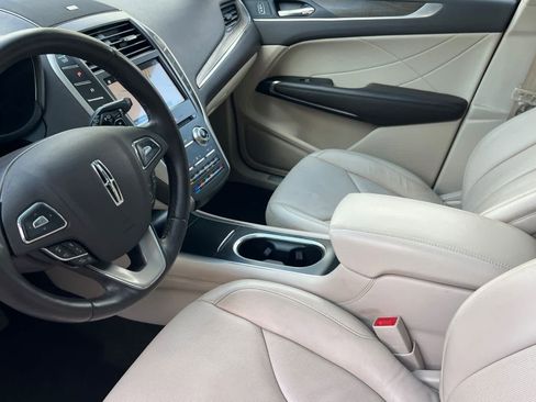 Certified 2019 Lincoln MKC Reserve w/ MKC Technology Package FWD image 12