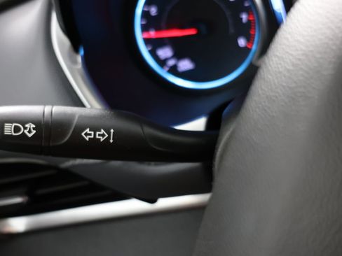 Used 2019 Chevrolet Traverse LT FWD image 23