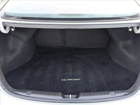 Used 2016 Hyundai Elantra SE image 6