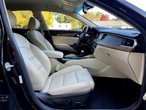 Used 2019 Kia Cadenza Premium image 27