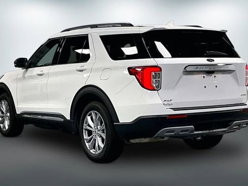 Used 2024 Ford Explorer XLT w/ Equipment Group 202A AWD/4WD image 6