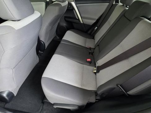 Used 2014 Toyota RAV4 LE FWD image 9
